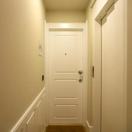 Charming In Historic Downtown Apartamento *